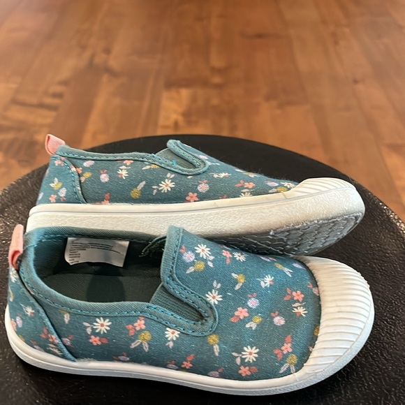 Green Floral Sneaker, Cat & Jack, Toddler Size 9 - Picture 7 of 10